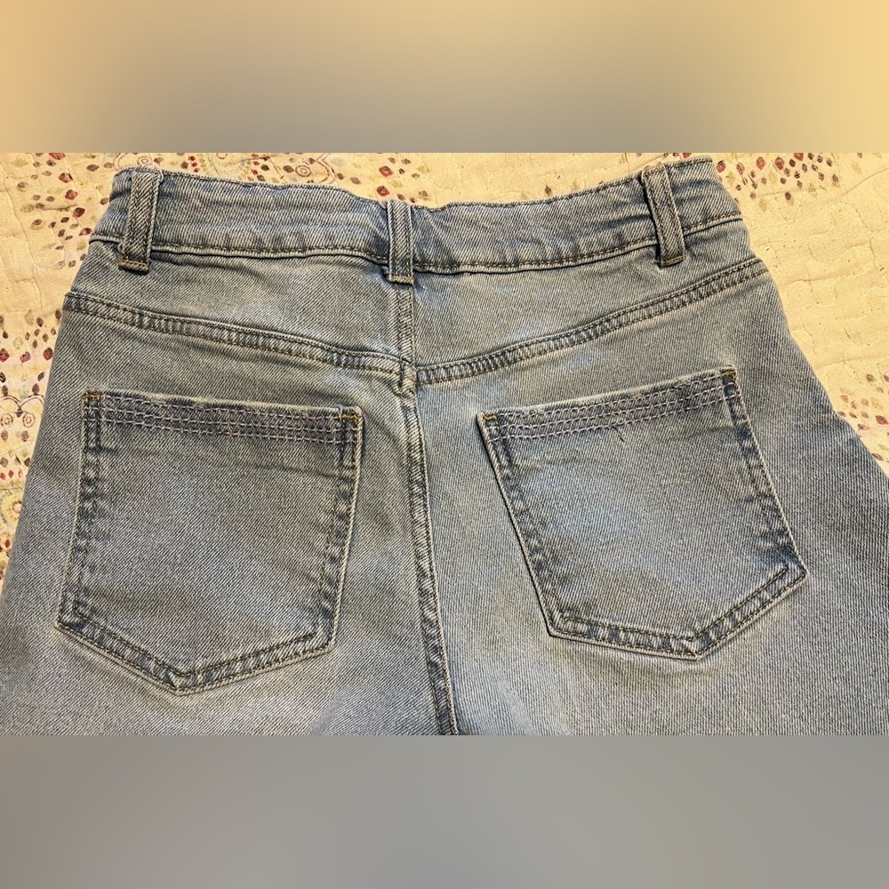 Distressed Blue Jeans - Picture 3 of 4